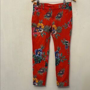 Old Navy Red Floral Mid rise Pixie Pants Size 8 EUC